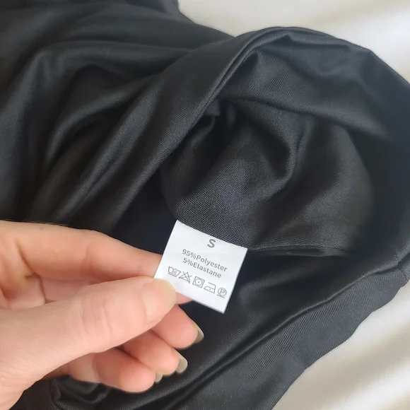 Black Crop Tank Top - Picture 5 of 5